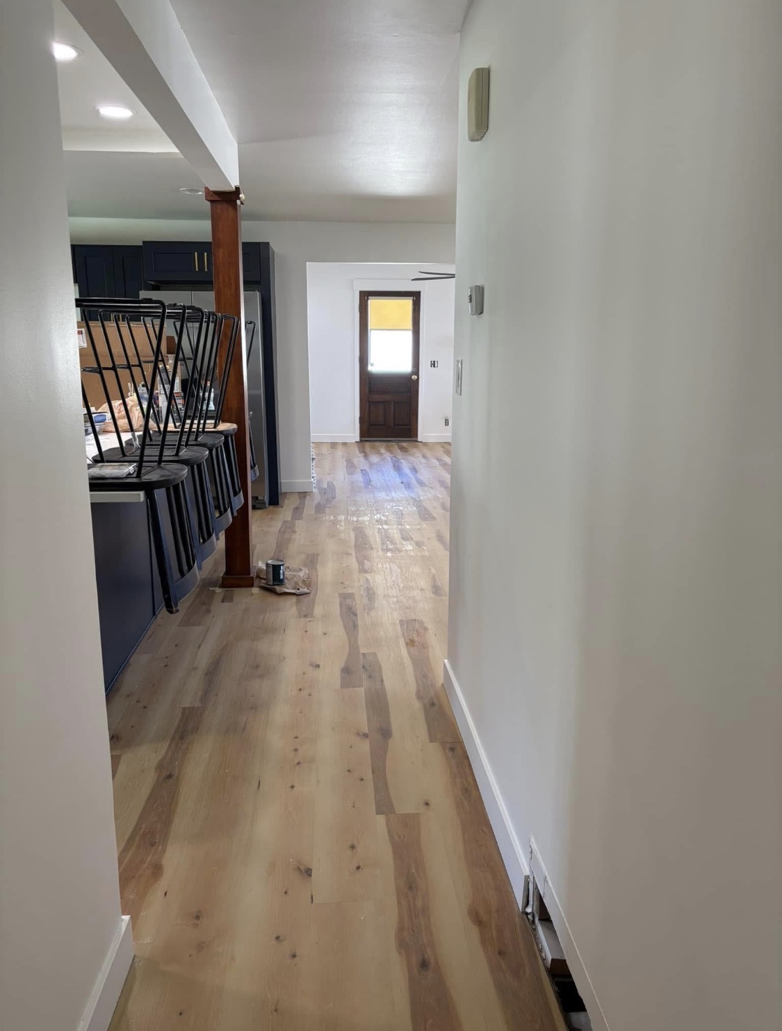 Clean hallway job photo
