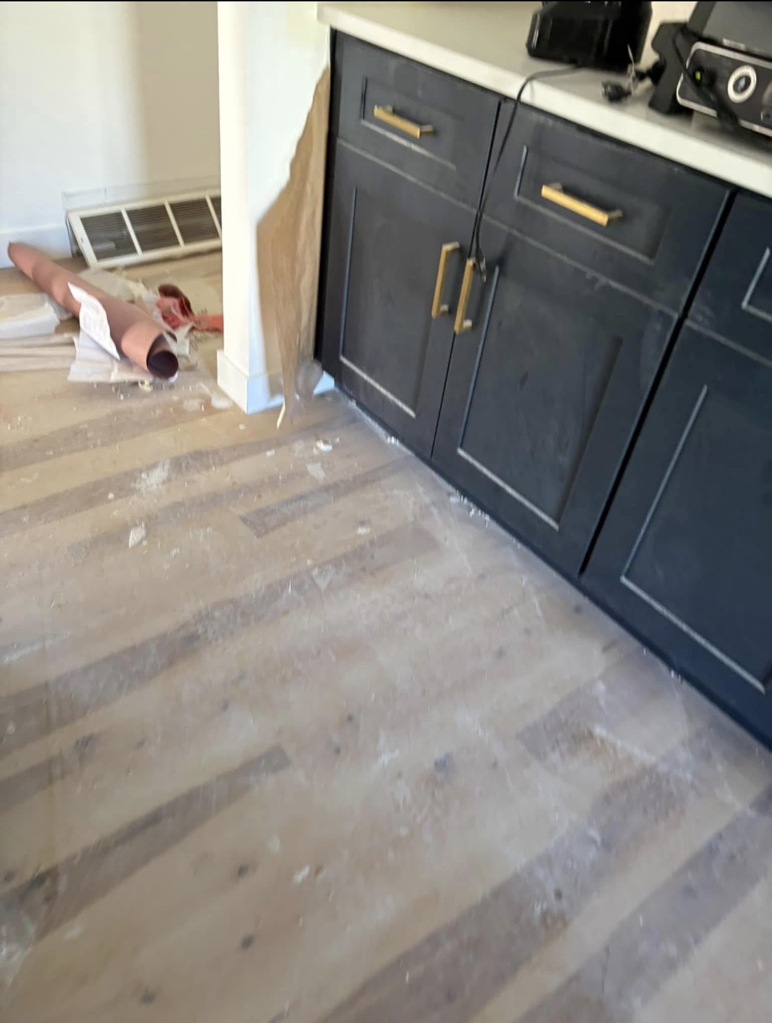Kitchen floor before cleaning