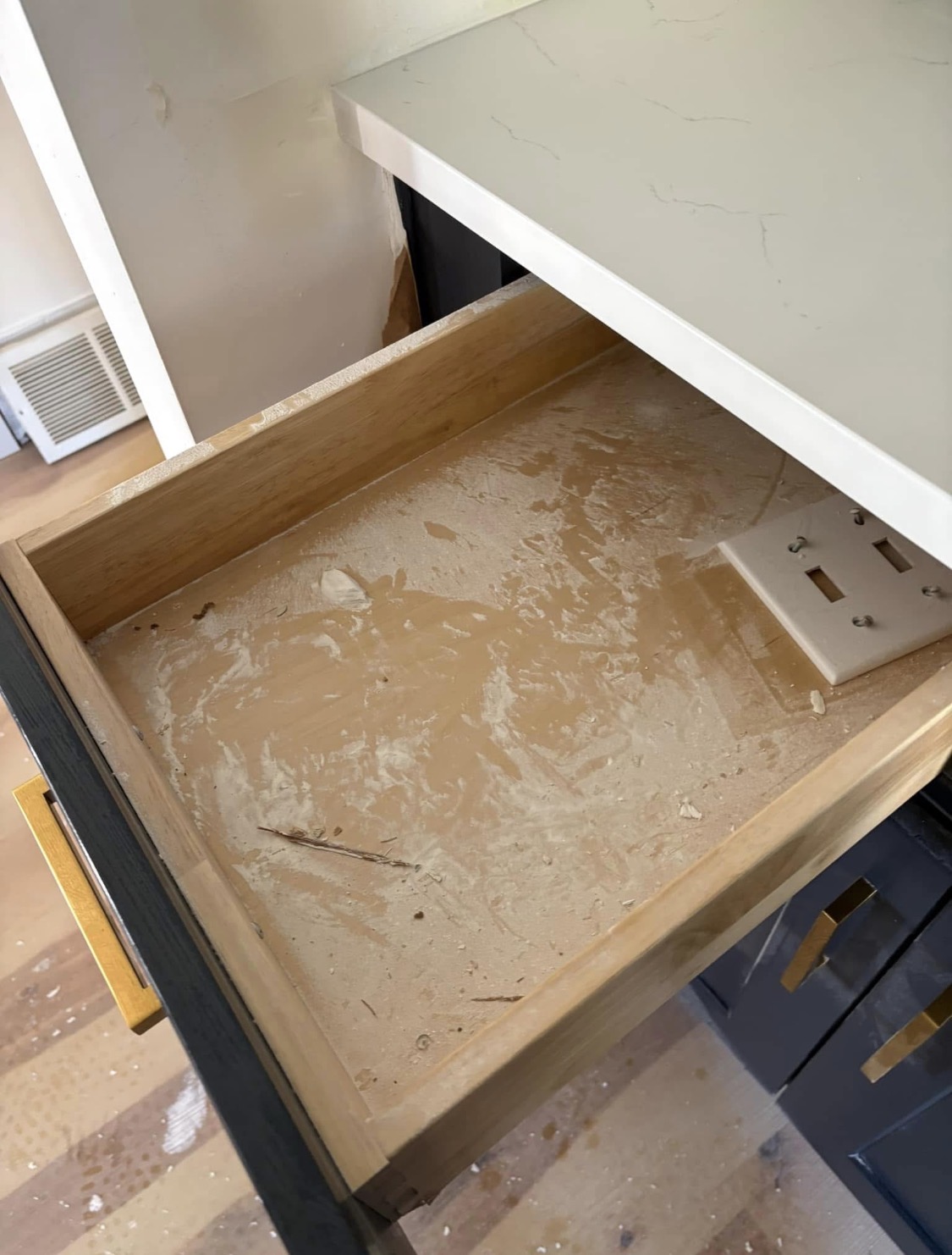 Before drawer cleaning