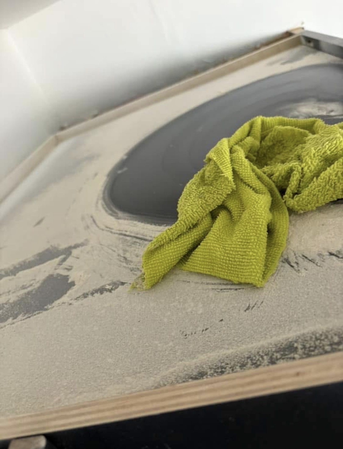 Stove detail before cleaning