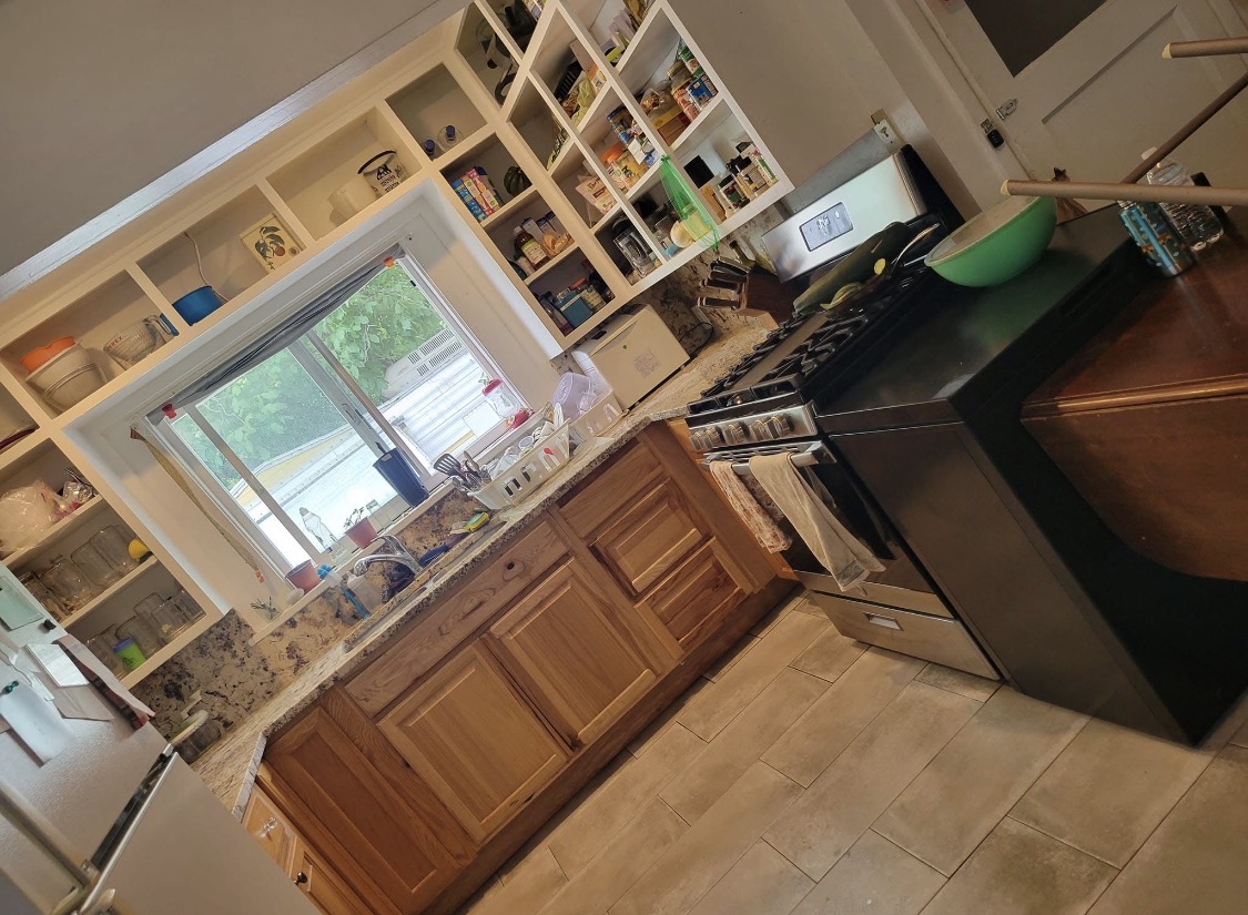 Kitchen before cleaning